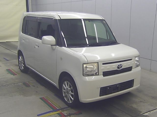 70148 Toyota Pixis space L575A 2012 г. (Honda Kansai)